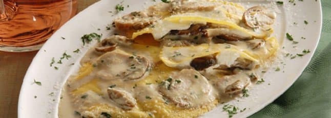 Raviolis, sauce aux champignons et à la pancetta